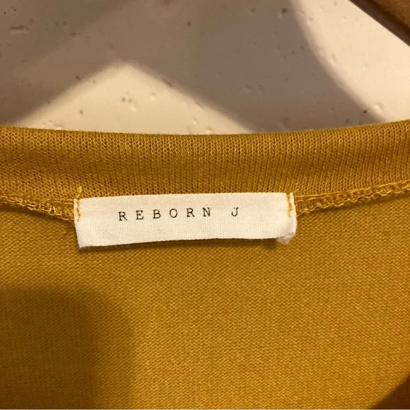 Women’s Reborn J Mustard Yellow Tunic Sweater Size Small - Picture 4 of 7